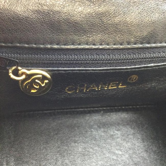 Chanel Kiss-lock Black Suede Leather Clutch - Picture 8 of 11